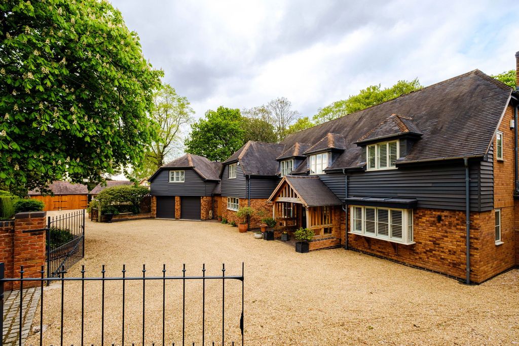 5 bed detached house for saleThe Chestnuts, Hollyhill Road, Shenstone WS14