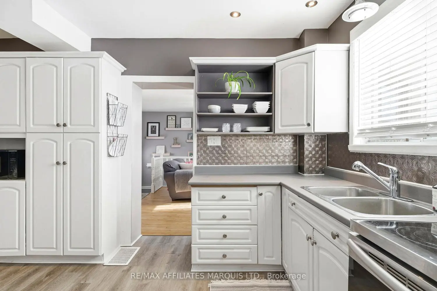 Additional image 5 of 409 Marlborough Street