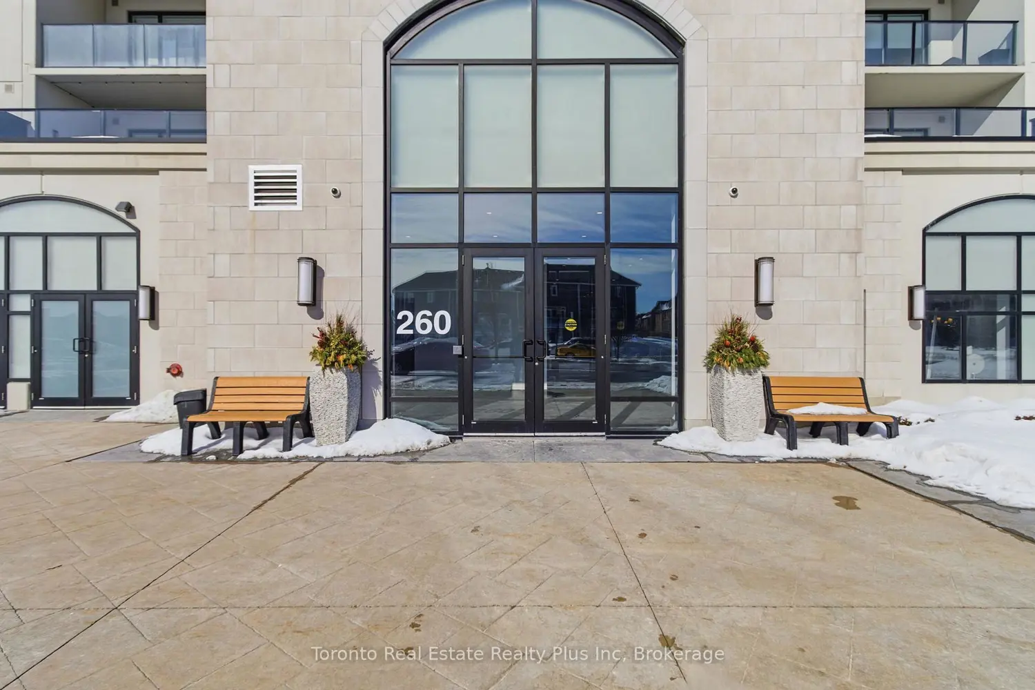 260 Villagewalk Boulevard 1109