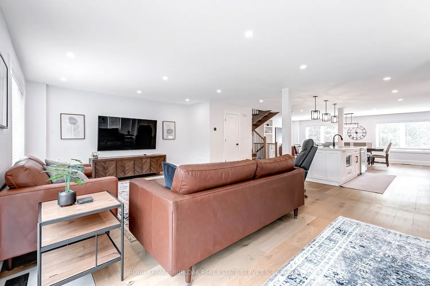 Additional image 6 of 5199 Broughton Crescent