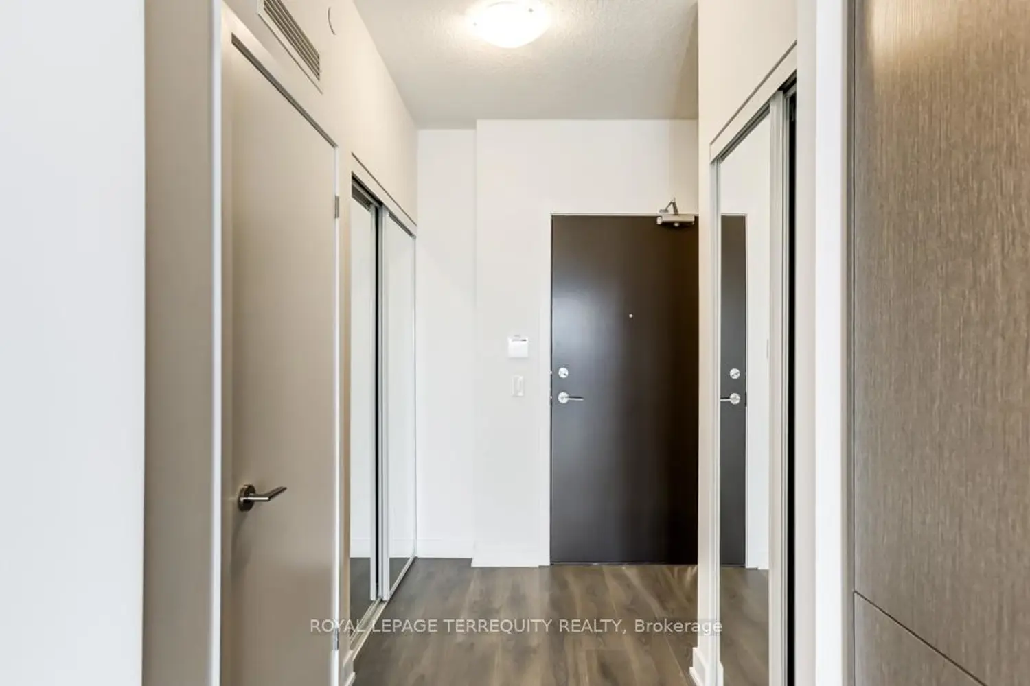 Additional image 3 of 38 Honeycrisp Crescent 607