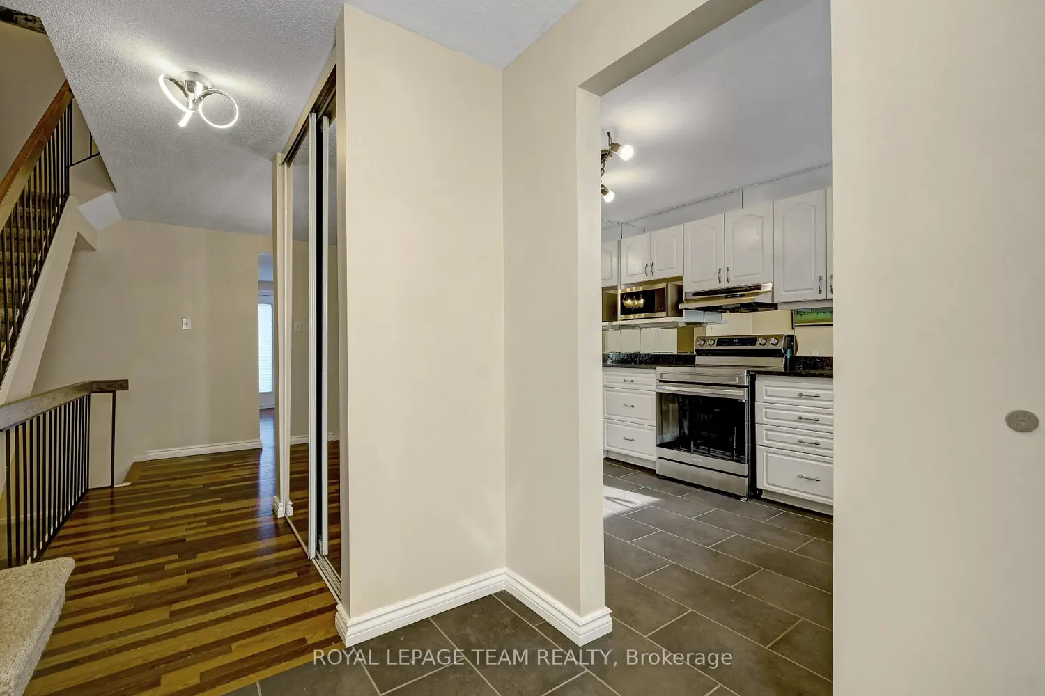 Additional image 2 of 2027 Stonehenge Crescent 35