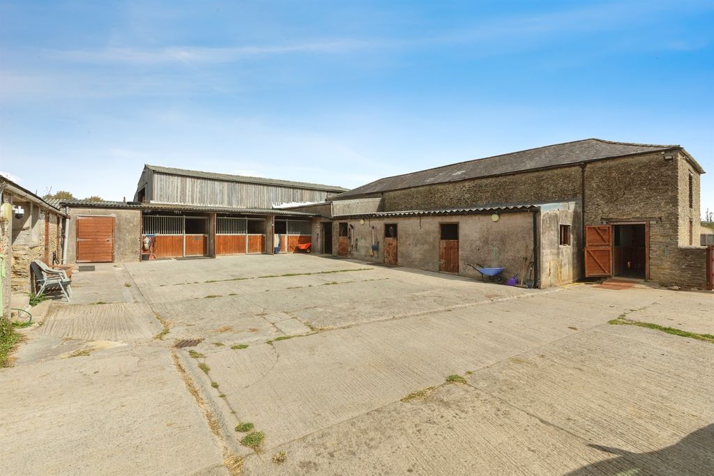 6 bed detached house for saleWoolverton, Bath BA2 photo 5