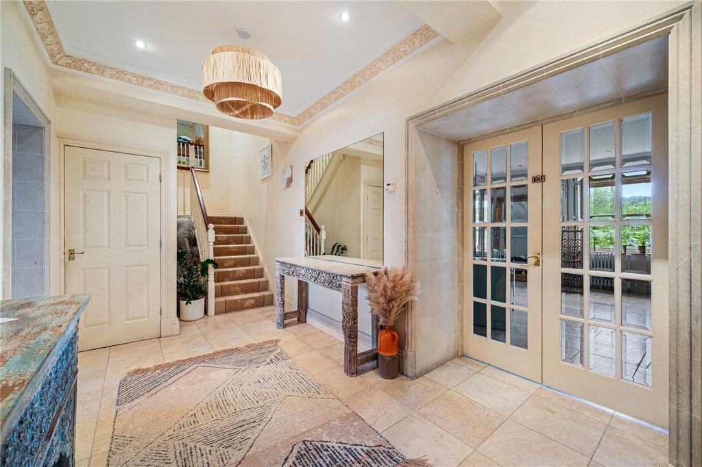 Additional image 8 of 4 bed flat for saleBridge House, Bridge Court, Harrogate Road, Harewood, Leeds LS17