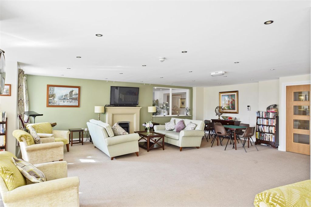 Additional image 16 of 2 bed flat for saleMiddleton Court, Picton Avenue, Porthcawl CF36