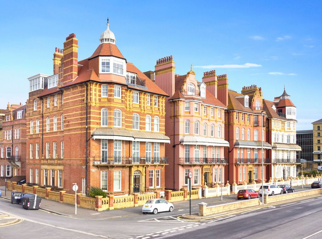 3 bed flat for saleKings Gardens, Hove BN3