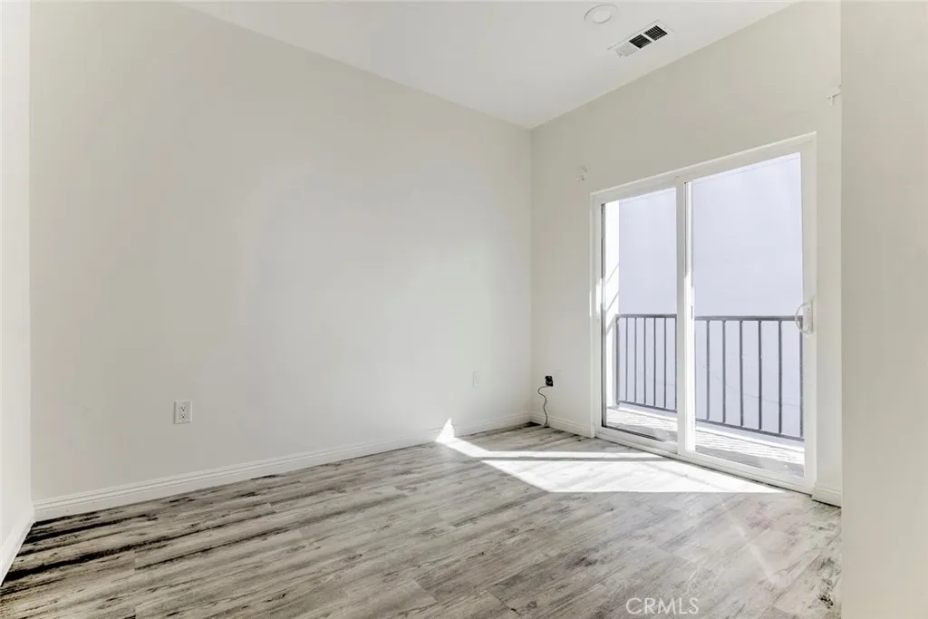 Additional image 20 of 14328 Gilmore St Unit 5, Van Nuys, CA 91401