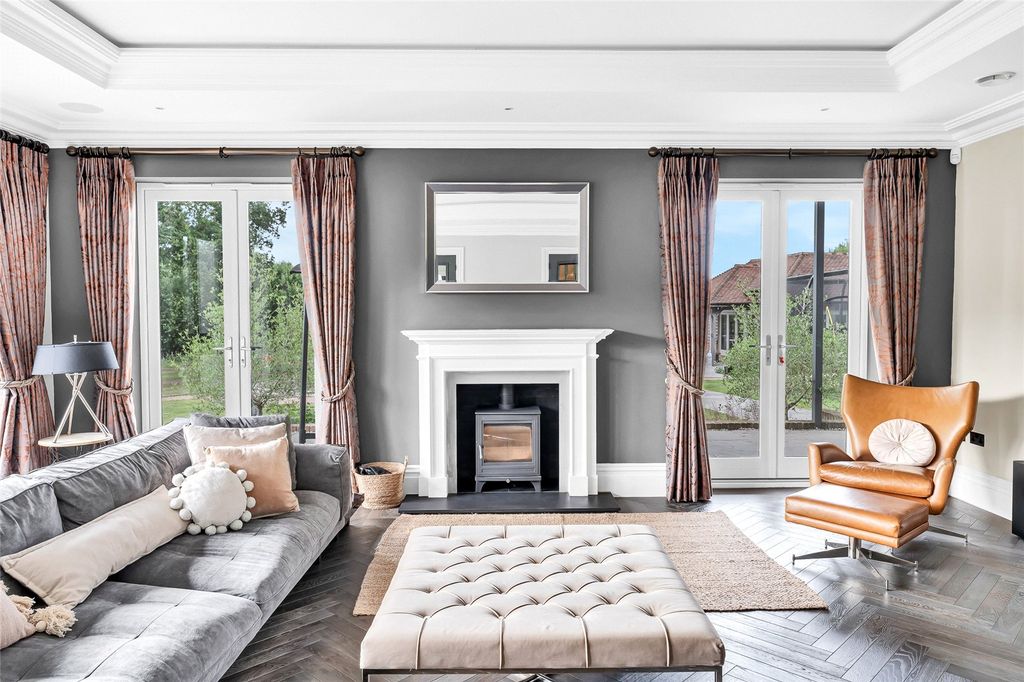 Additional image 4 of 9 bed detached house for saleStubbs Hill, Binfield, Bracknell, Berkshire RG42