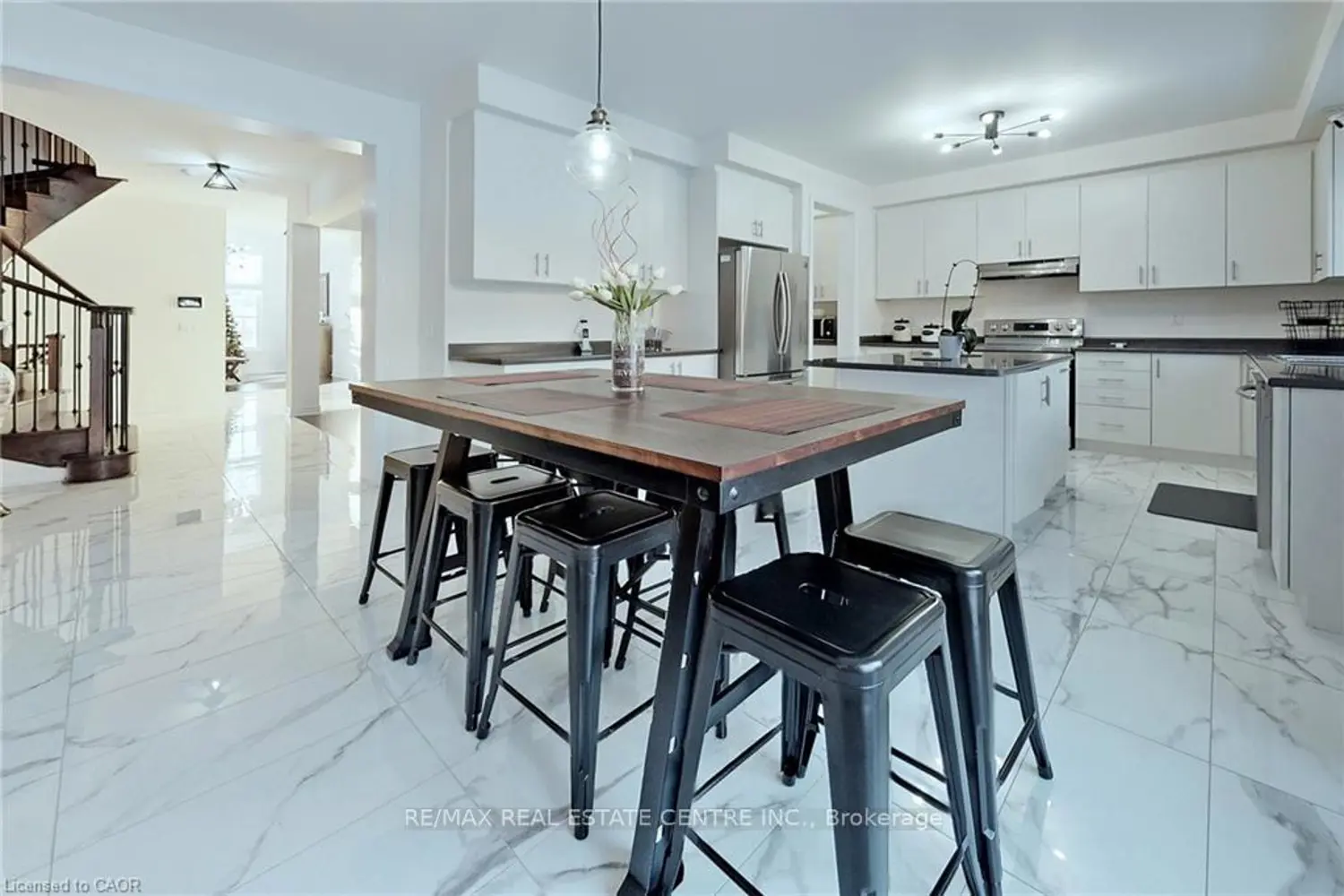 Additional image 10 of 216 Harcourt Crescent