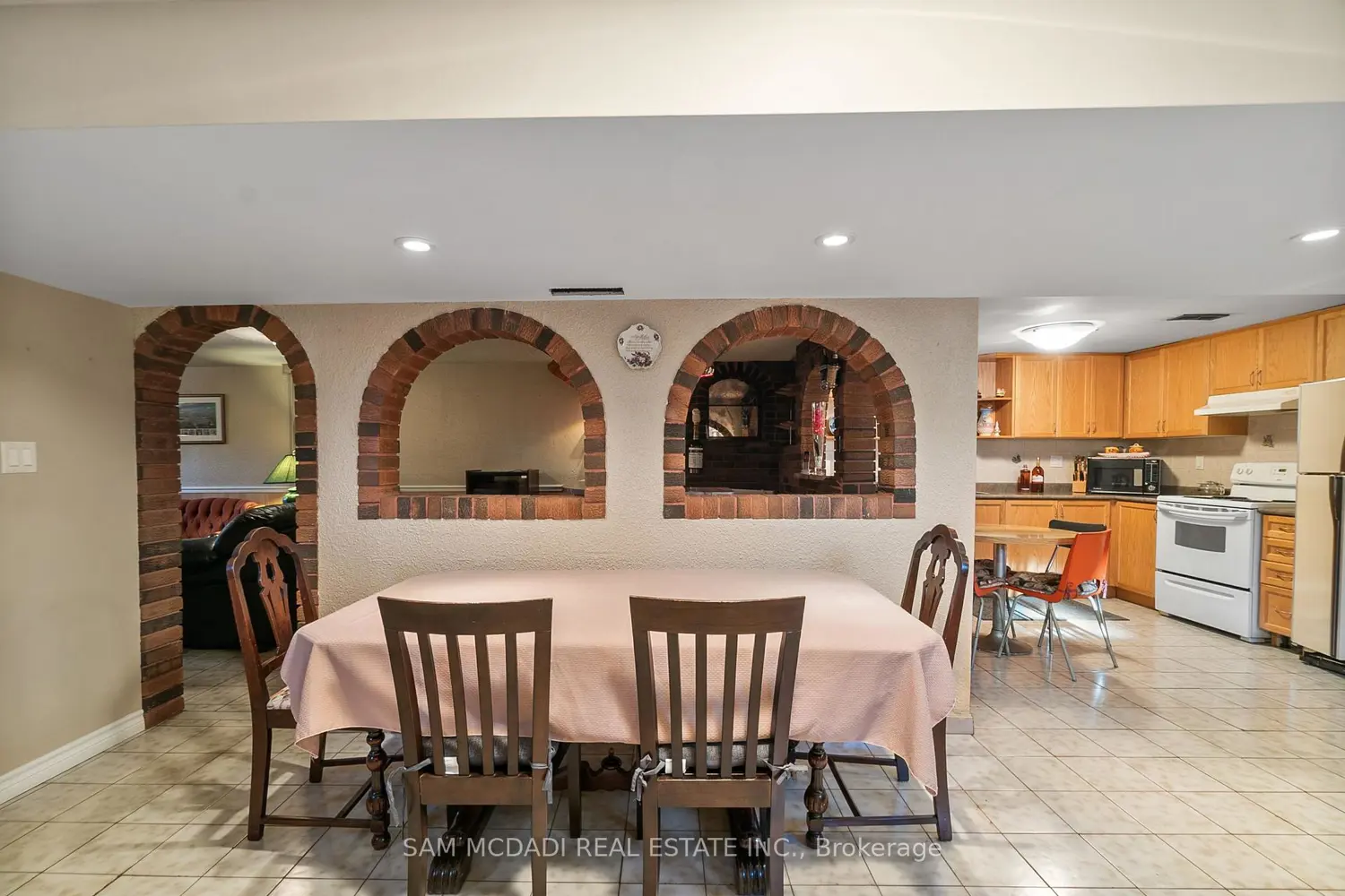 Additional image 16 of 83 Evans Avenue