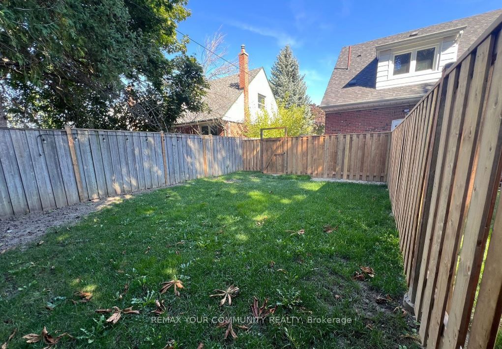Additional image 4 of 16 Robertsfield Crescent, Toronto, ON, M1R 2X2
