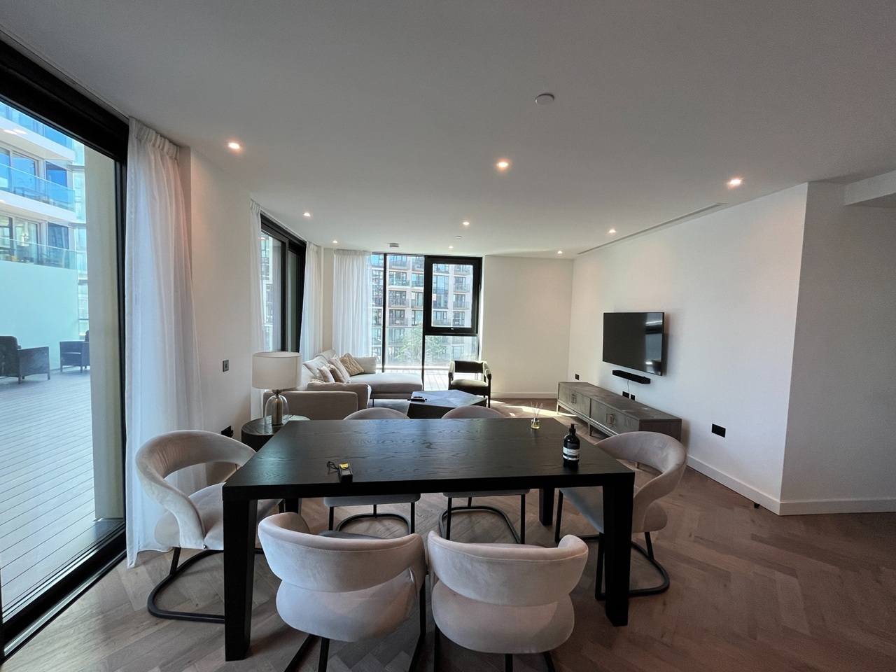 3 Bed Flat, Merino Gardens, E1W, N1 7GU