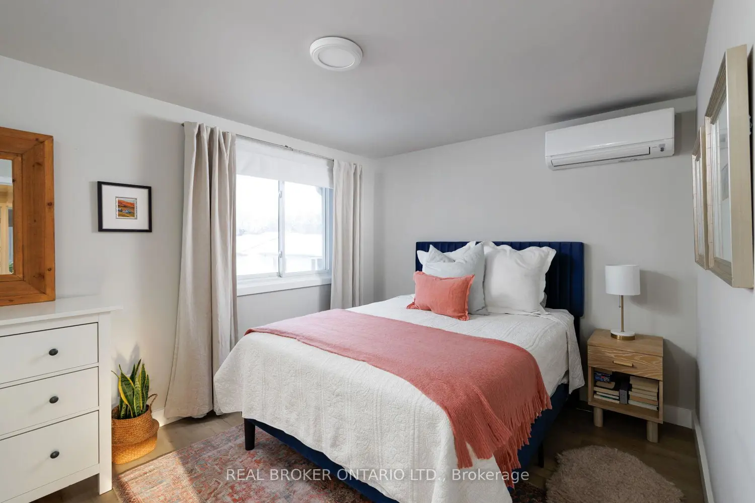 Additional image 11 of 61 Sarah Lane 23