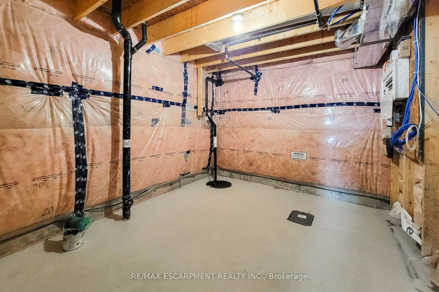 Additional image 19 of 111 Alicia Crescent