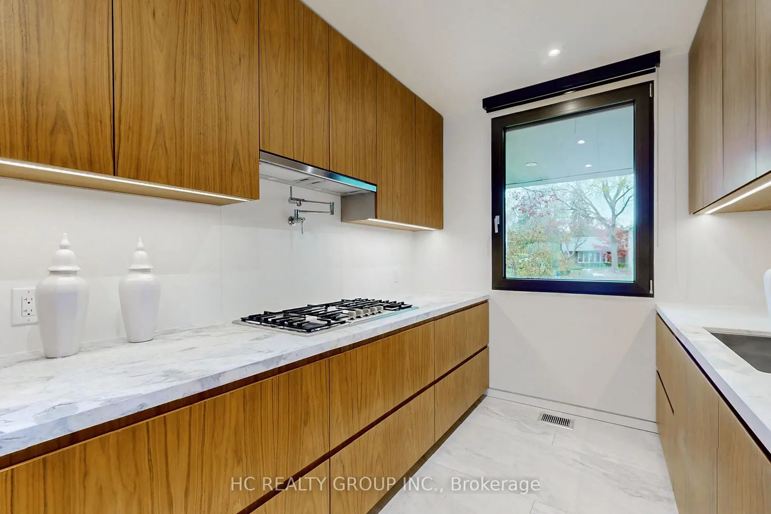 Additional image 7 of 1336 Hillhurst Road