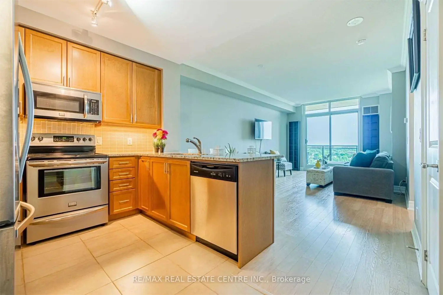 Additional image 10 of 100 John Street 1203