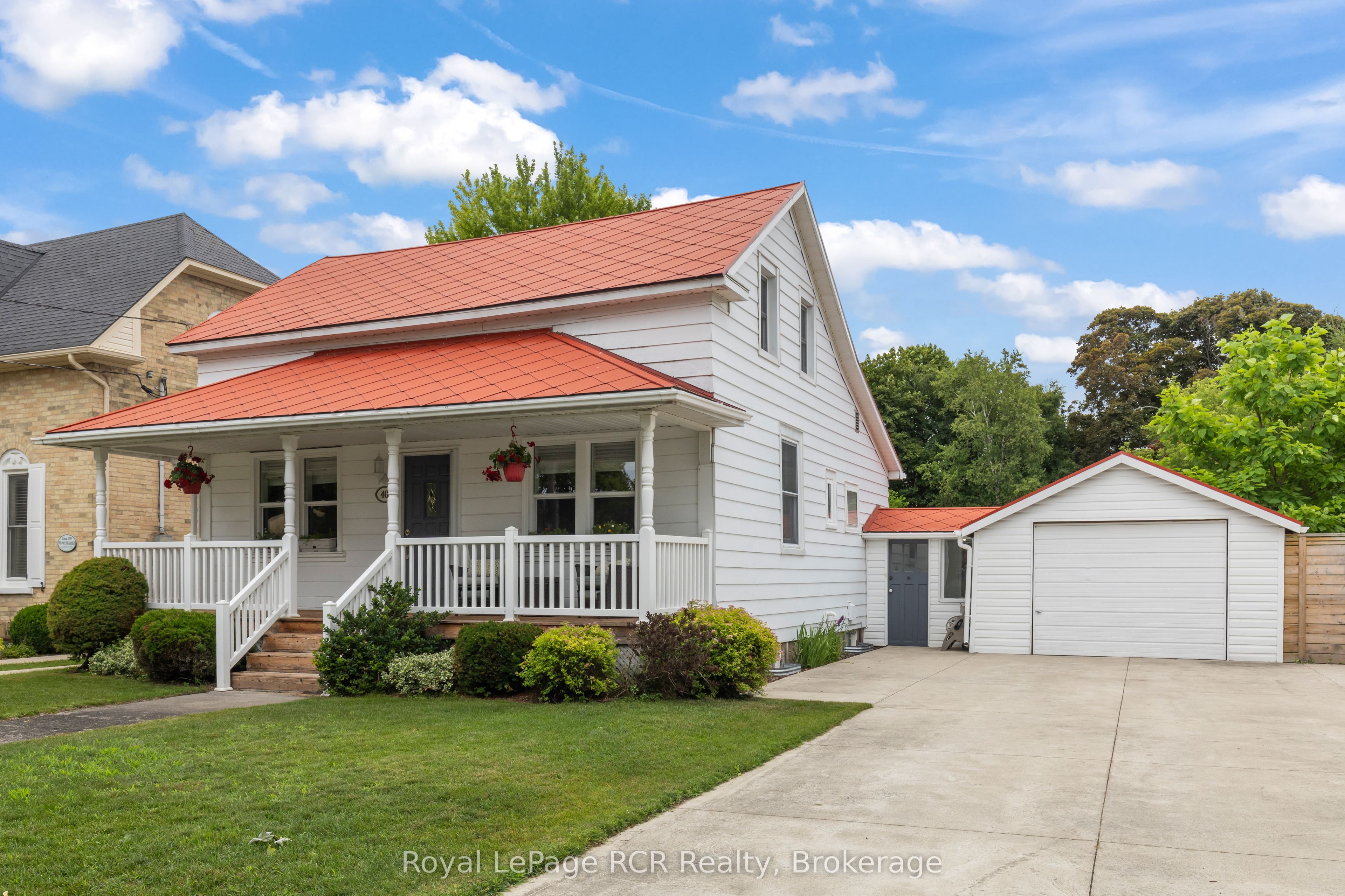 40 Grosvenor Street S, Saugeen Shores, ON, N0H 2L0