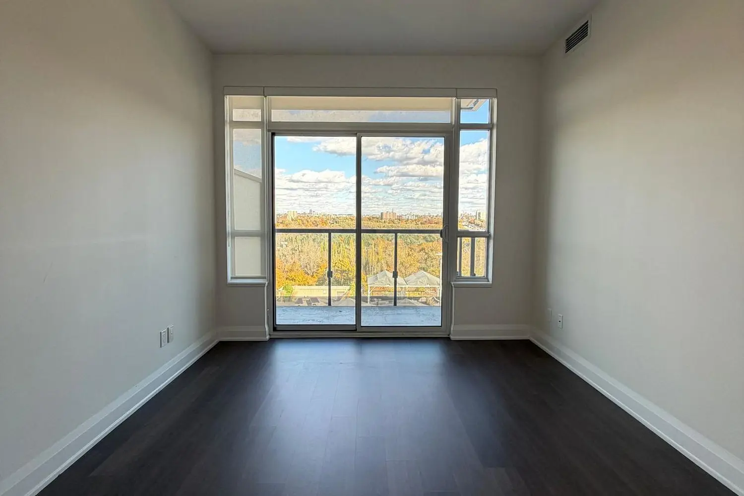 Additional image 4 of 25 Fontenay Court 801