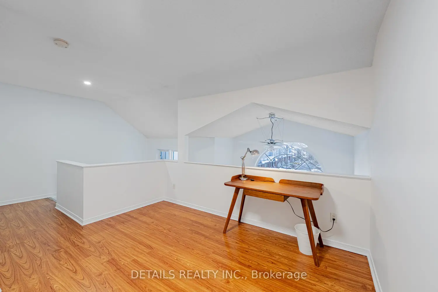 Additional image 9 of 376 Wiffen Private 20