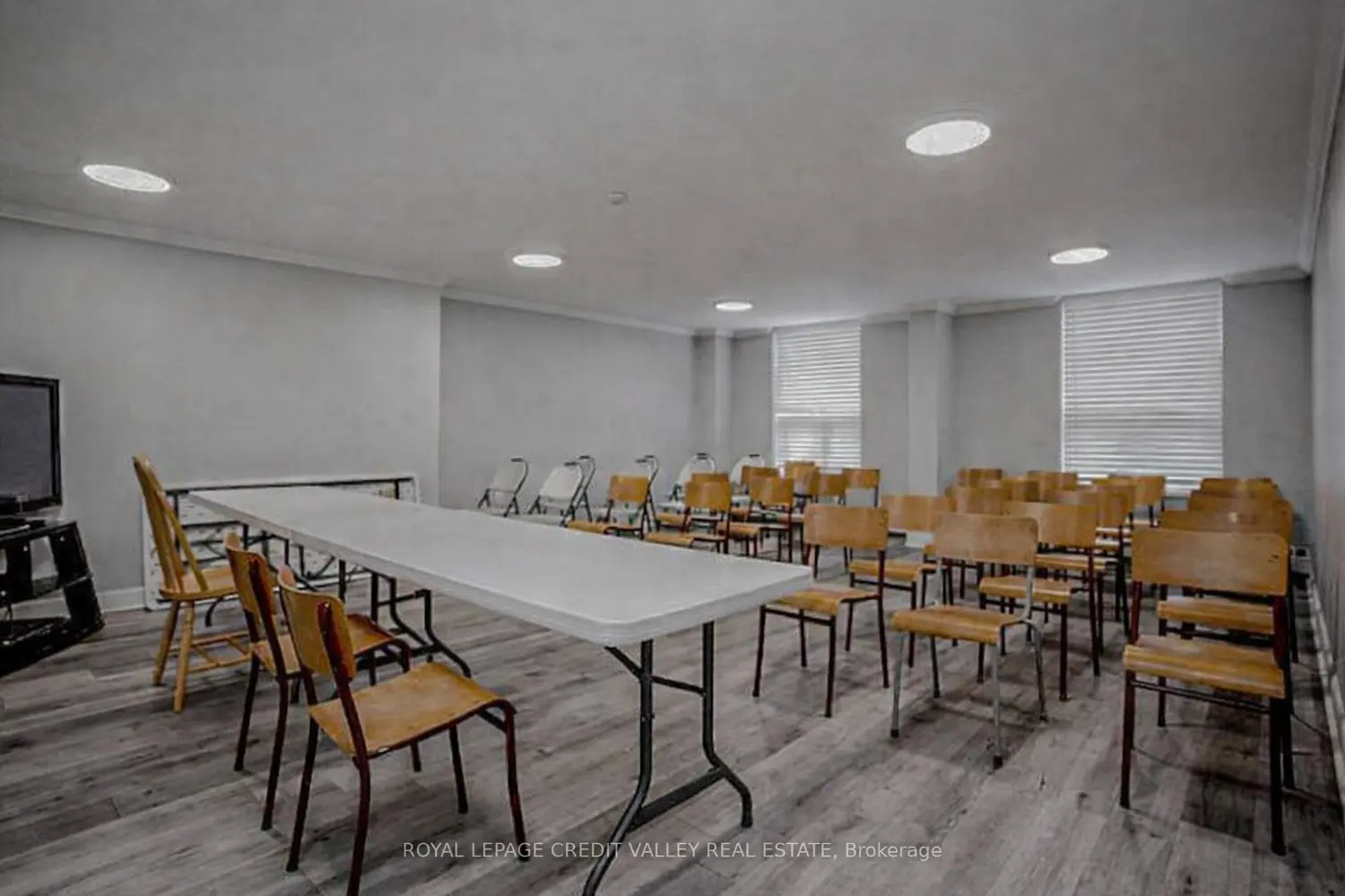 Additional image 16 of 3120 Kirwin Avenue 501