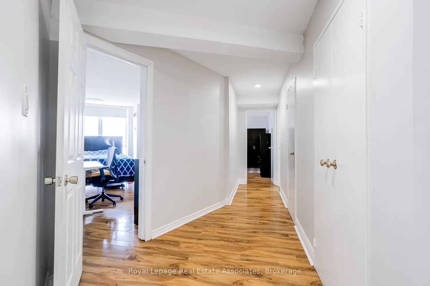 Additional image 9 of 3650 Kaneff Crescent 1006