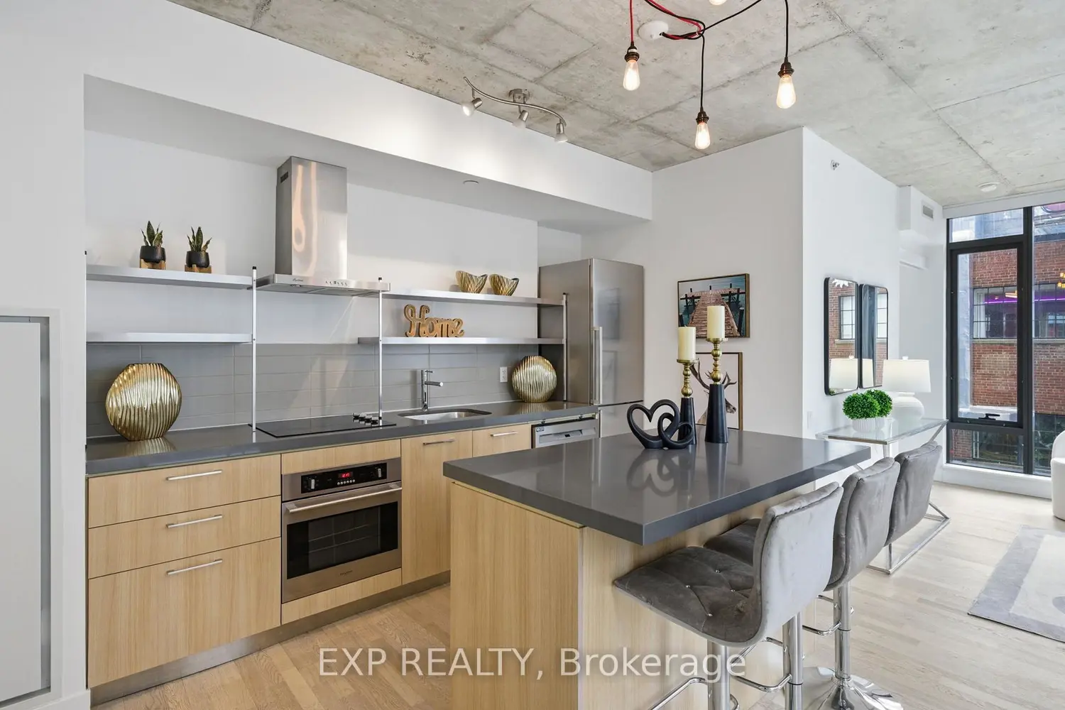 Additional image 8 of 560 King Street 213