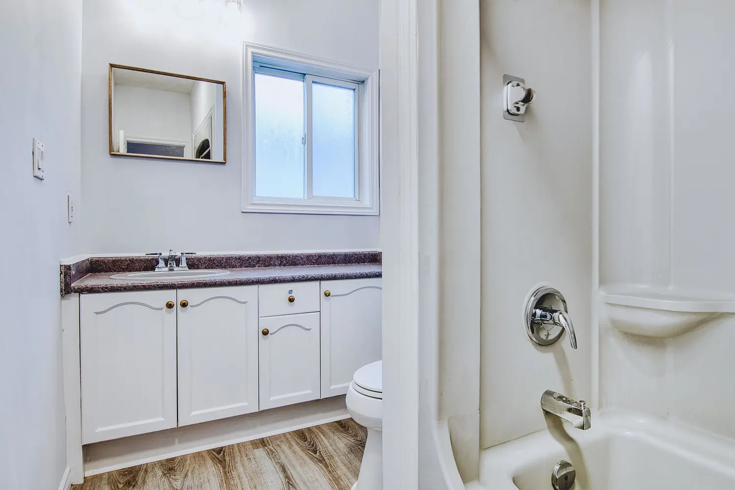 Additional image 5 of 11 Cozocar Crescent