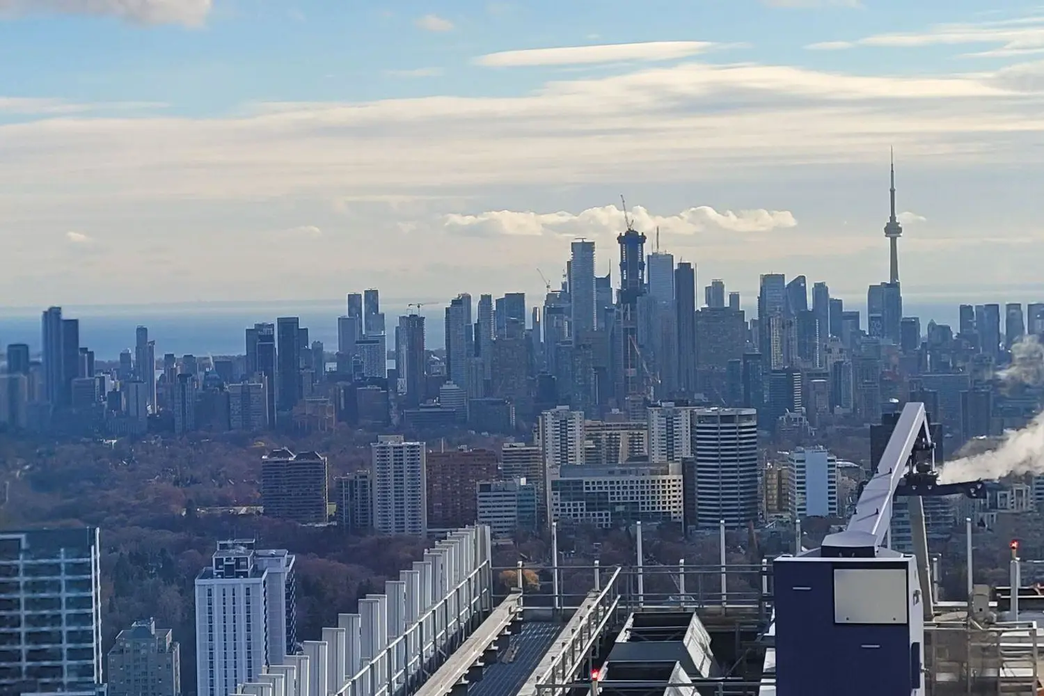Additional image 2 of 2221 Yonge Street 5304