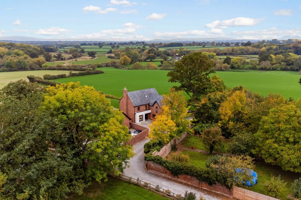 5 bed detached house for saleRivers Reach, Mytton, Montford Bridge, Shrewsbury SY4