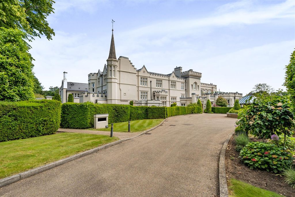 Additional image 6 of 3 bed flat for saleWoodland Way, Kingswood KT20