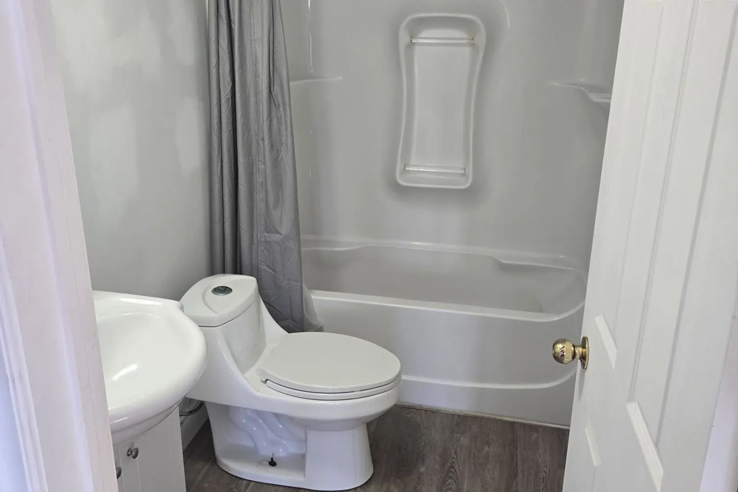 Additional image 14 of 380 Bayview Parkway