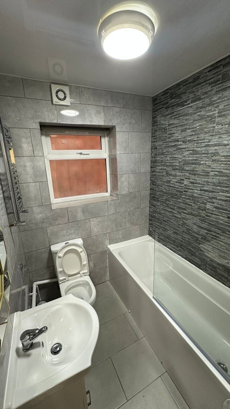 Additional image 2 of Room in a Shared House, St Hildas Way, LS9, N1 7GU