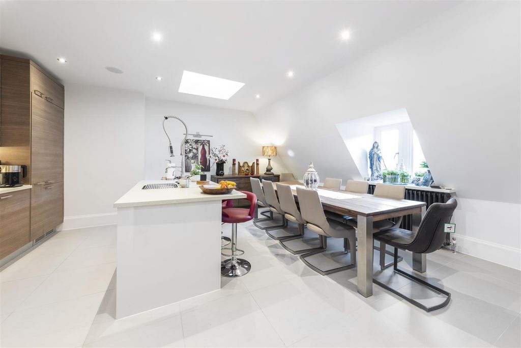 Additional image 9 of 3 bed flat for saleAlbury Park Mansion, Albury Park, Albury, Guildford, Surrey GU5