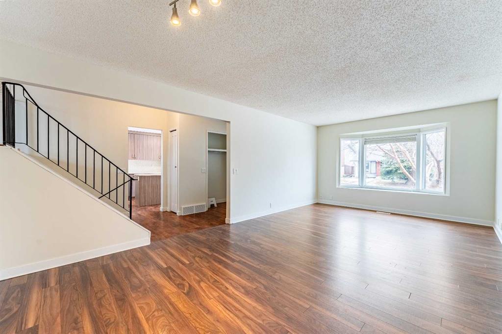 Additional image 6 of 15 Scenic Rise NW, Calgary, AB, T3L 1A6