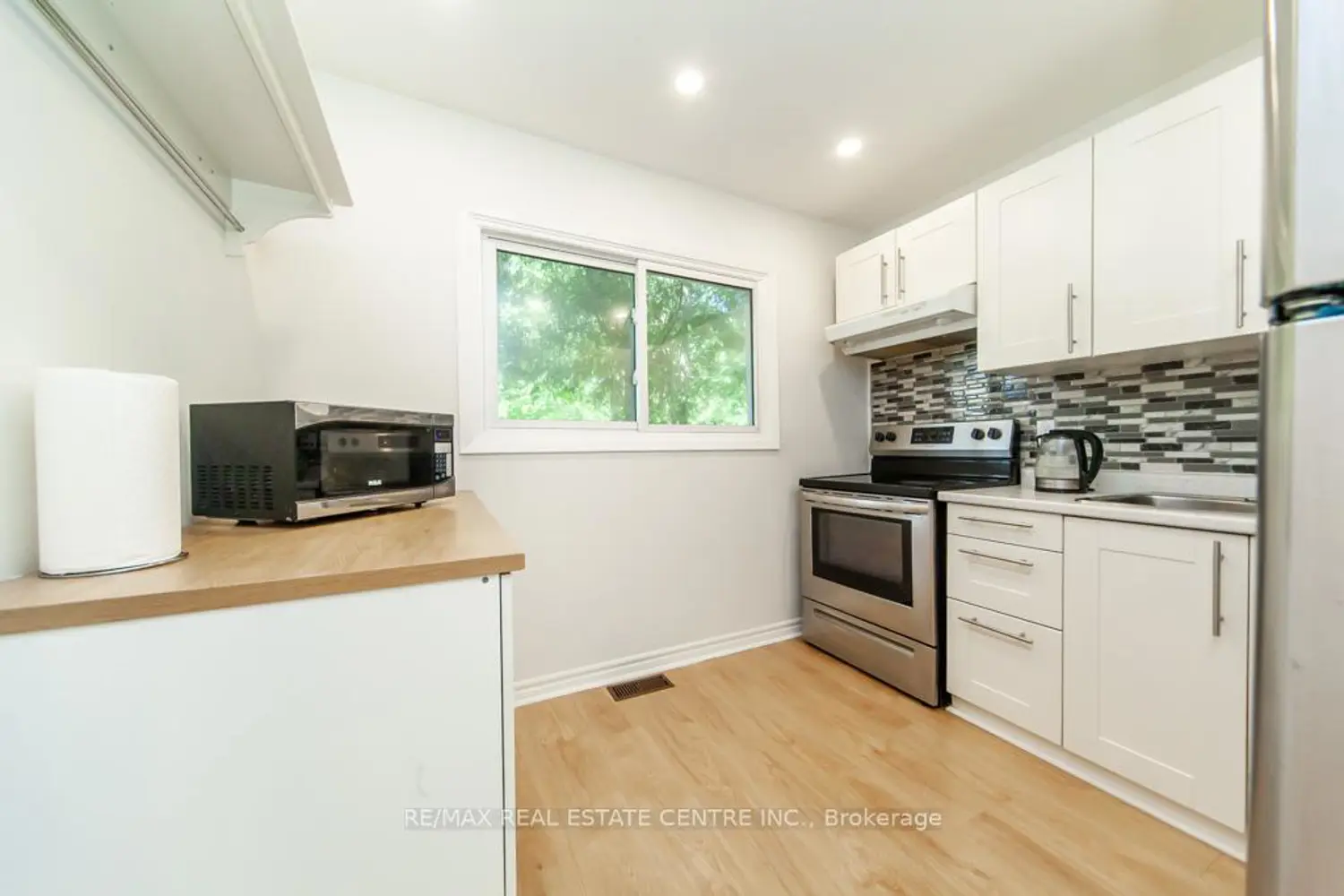 Additional image 7 of 2050 Upper Middle Road 88