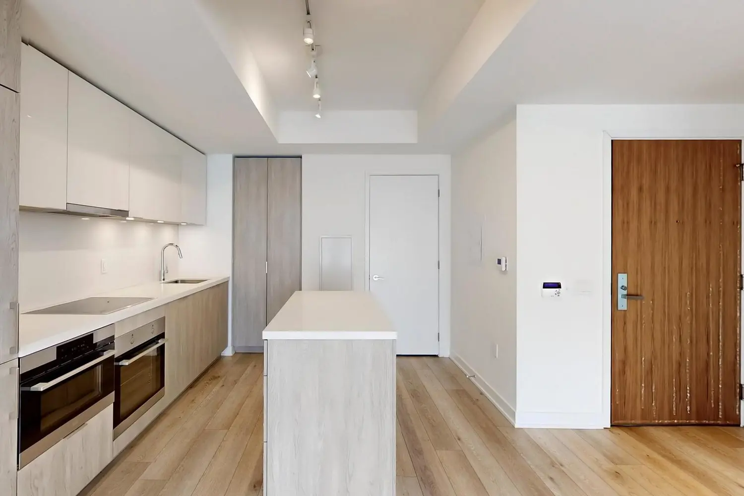 Additional image 10 of 15 Queens Quay 1002