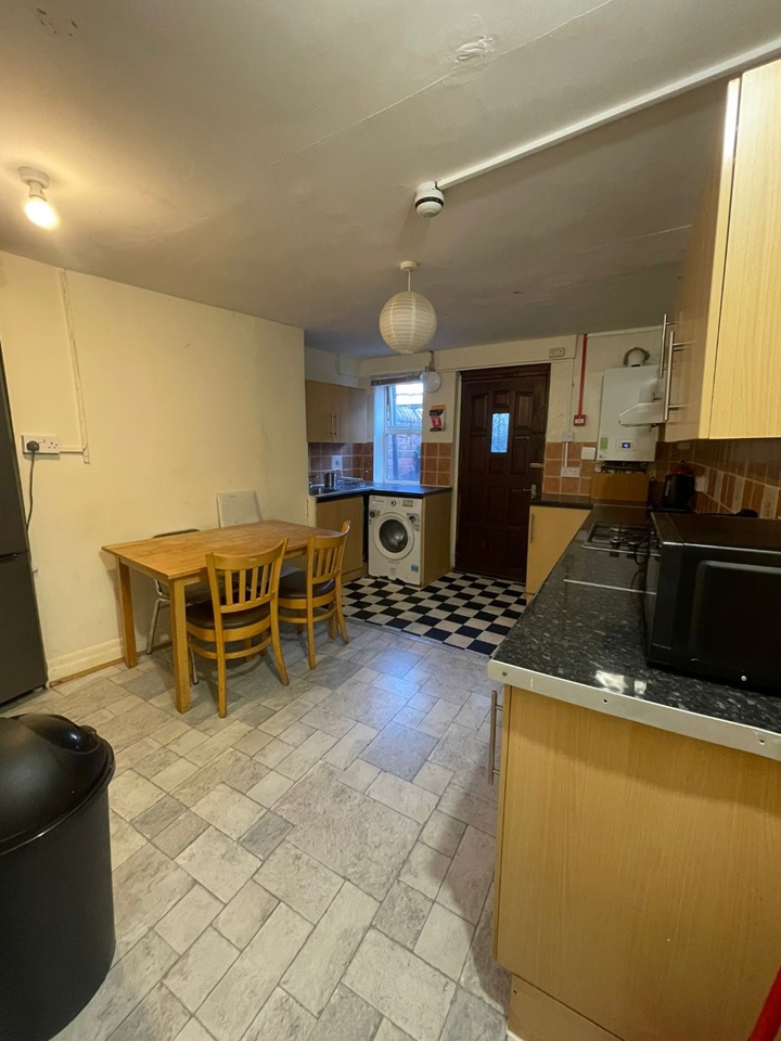 Additional image 12 of Room in a Shared House, Brudenell View, LS6, LS6 1HD