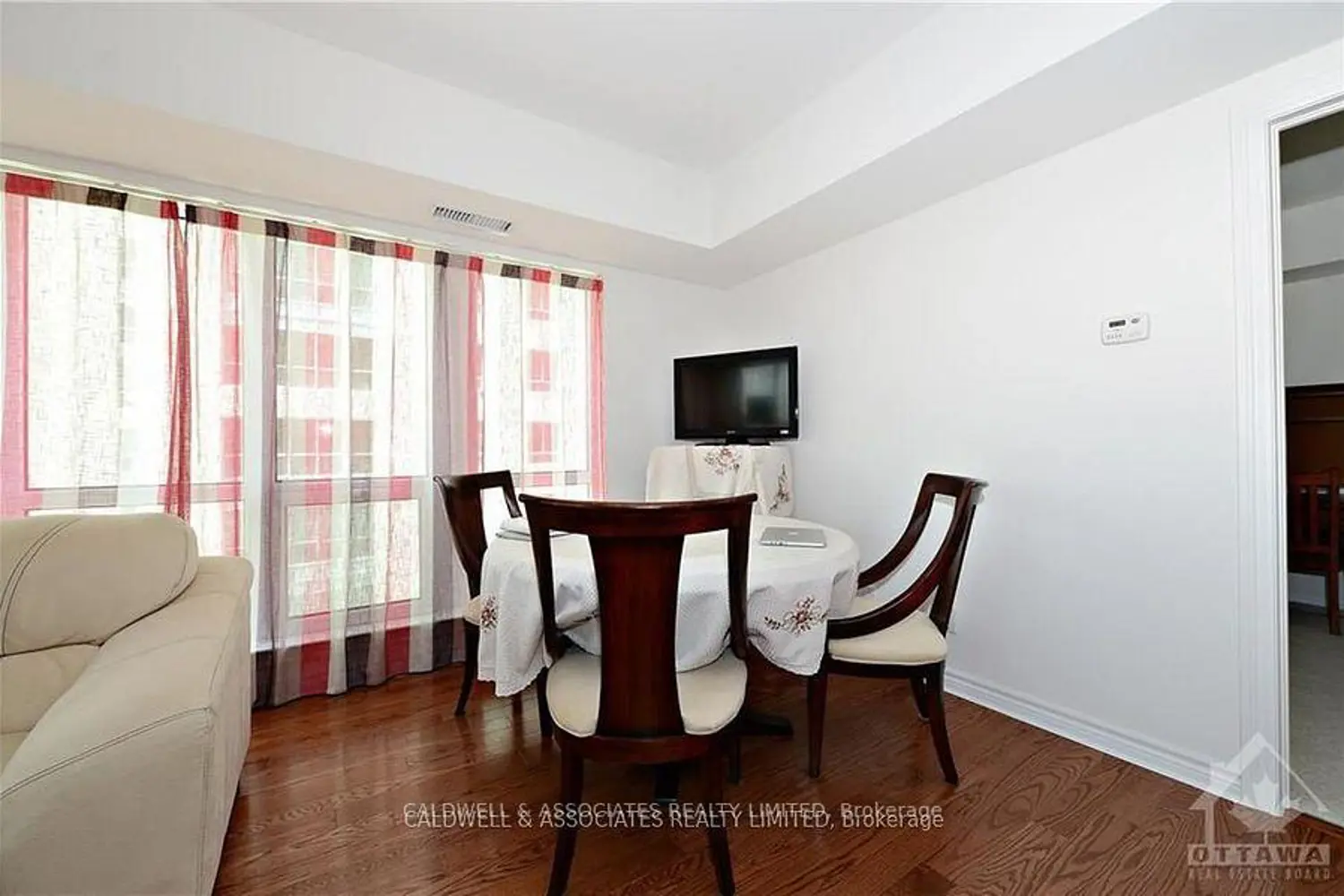 Additional image 5 of 234 Rideau Street 1012