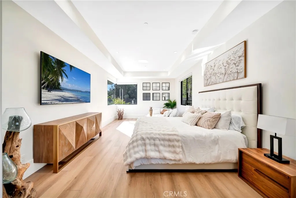 Additional image 101 of 19225 Rosita St, Tarzana, CA 91356