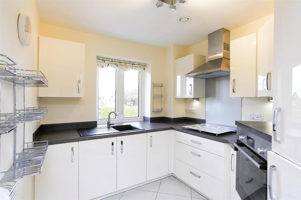 Additional image 2 of 2 bed flat for saleSummerfield Place, Wenlock Road, Shrewsbury SY2
