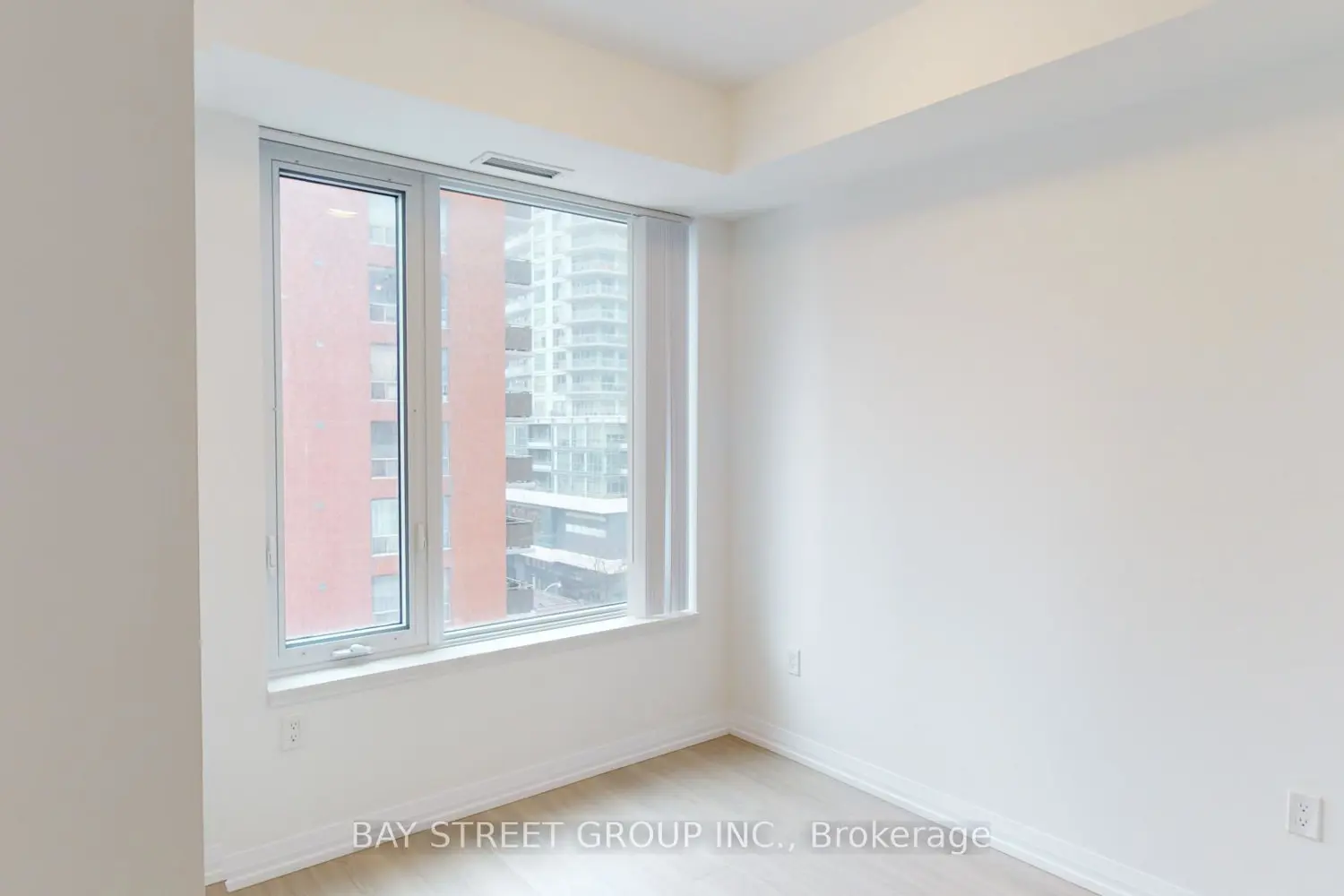 Additional image 10 of 50 Dunfield Avenue 817