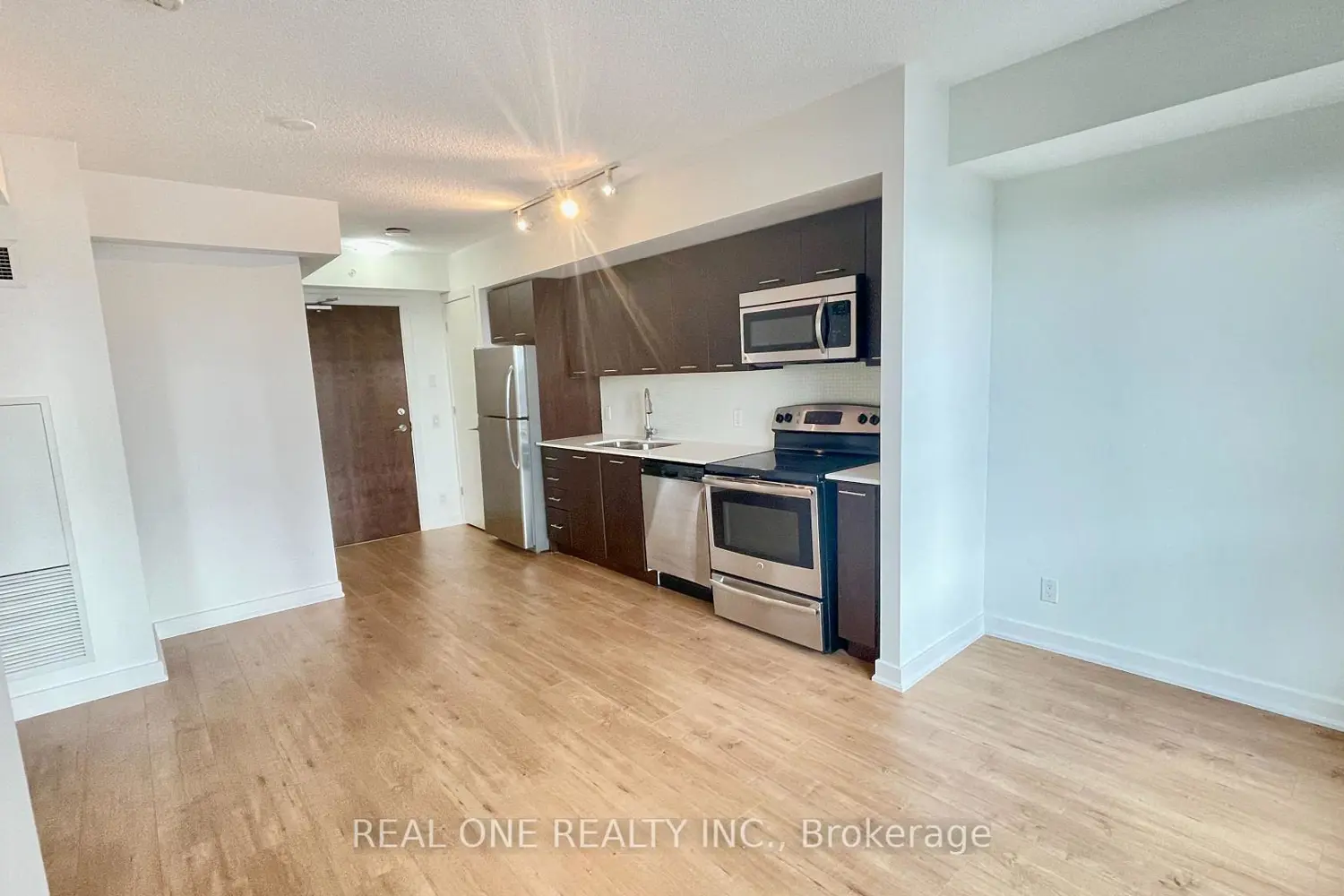 Additional image 4 of 2220 Lakeshore Boulevard 809