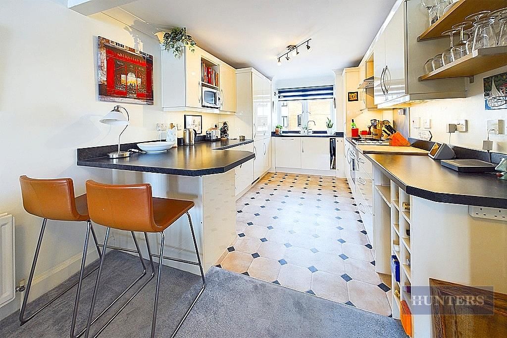 Additional image 4 of 2 bed flat for saleMoorhead Court, Ocean Village SO14