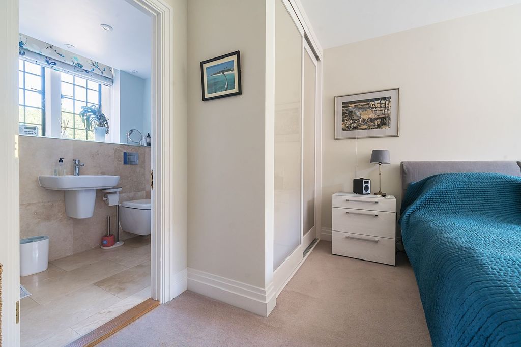 Additional image 13 of 2 bed flat for saleKings Drive, Midhurst GU29