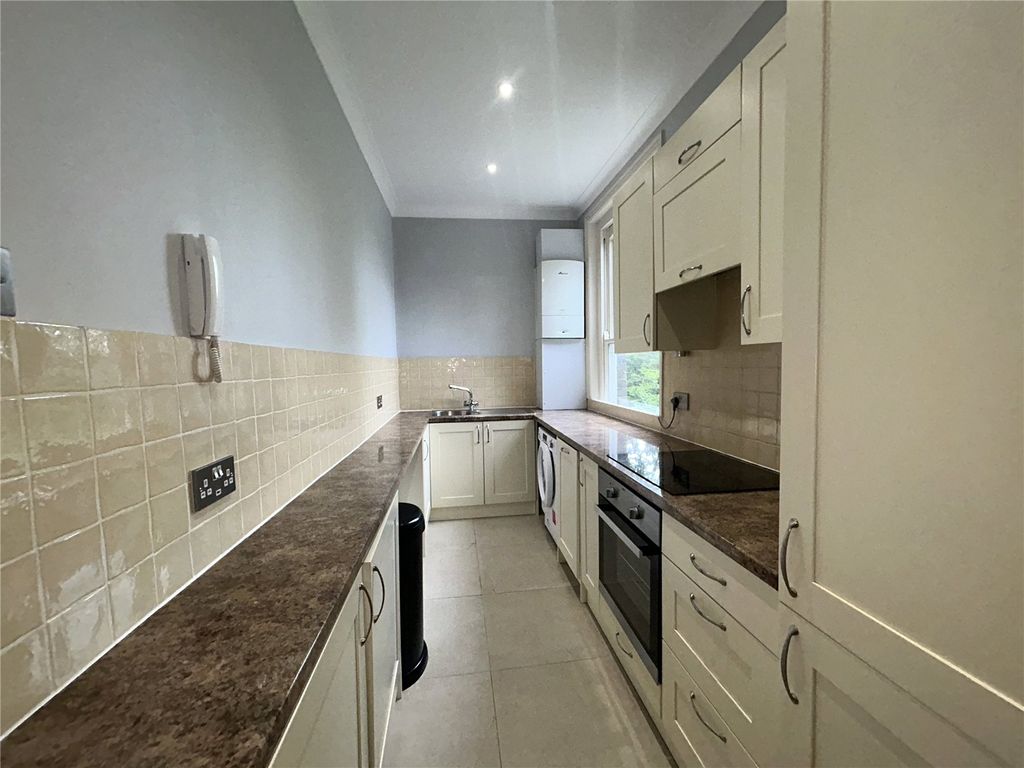 Additional image 8 of 2 bed flat for saleElm Grove Road, Salisbury, Wiltshire SP1