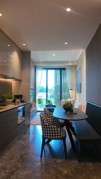 19 Nassim Hill