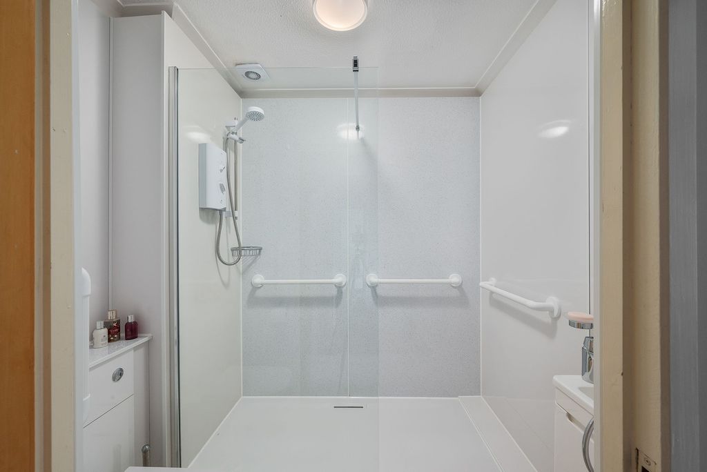 Additional image 8 of 2 bed flat for saleFlat 39 St. Vincent Court, St. Vincent Street, Broughty Ferry DD5