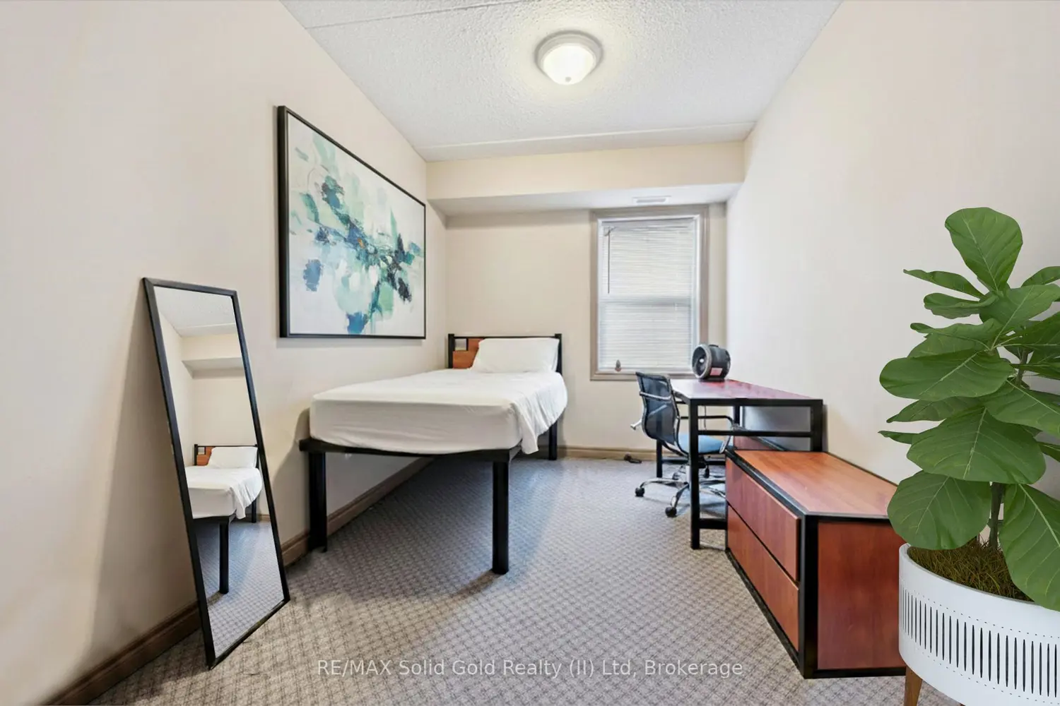 Additional image 10 of 271 Lester Street 203