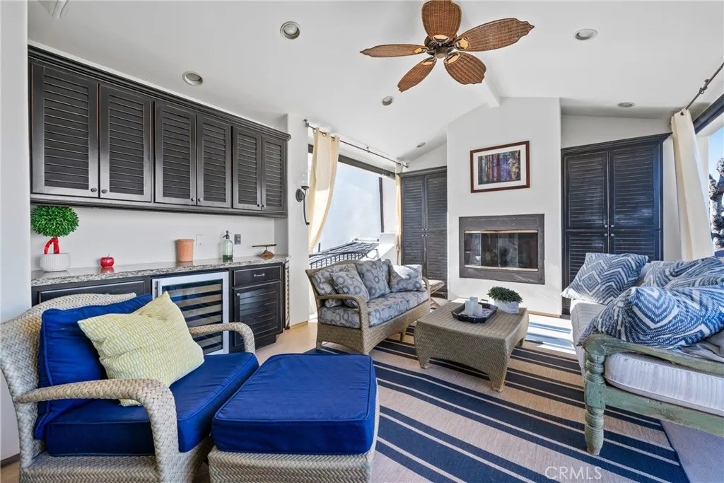 Additional image 2 of 426 Narcissus Ave Unit 2, Corona Del Mar, CA 92625