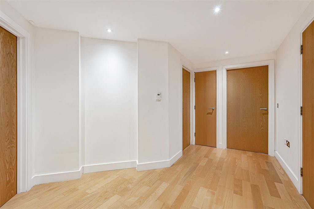 2 bed flat for saleRiverside Place, Cambridge CB5 photo 3